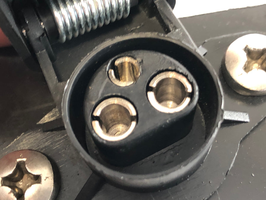 Kawasaki ZRX 1200 S ZRT20A [2003] - 12 volt stikkontakt